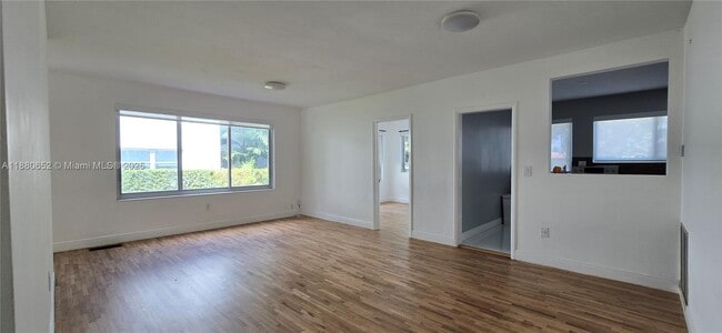 Building Photo - 3915 Ponce de Leon Blvd