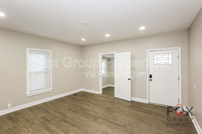 Building Photo - 48 Chestnut Dr SW