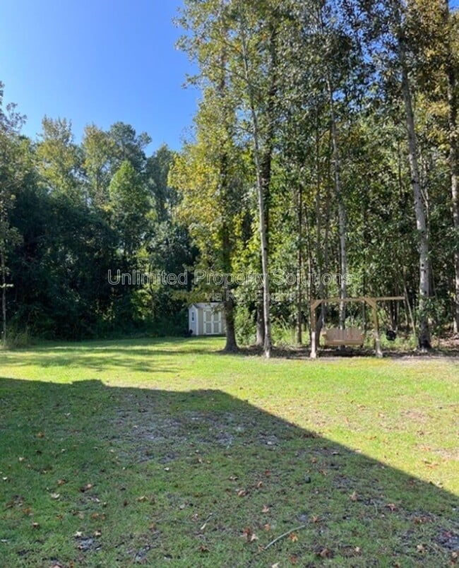 Building Photo - 70 Arlene Dr