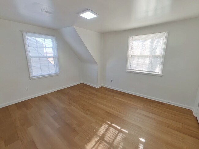 Building Photo - 707 S Hydraulic Ave