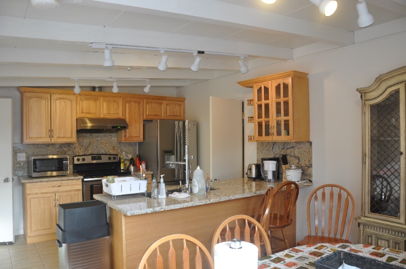 Building Photo - 934 E Duane Ave