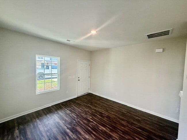 Building Photo - Two bedroom, 2.5 bath townhome in Ridge Creek, Whitsett