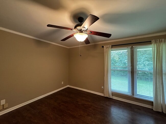 Building Photo - 132 Turnwood Ln