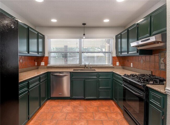 Building Photo - 507 San Jacinto St