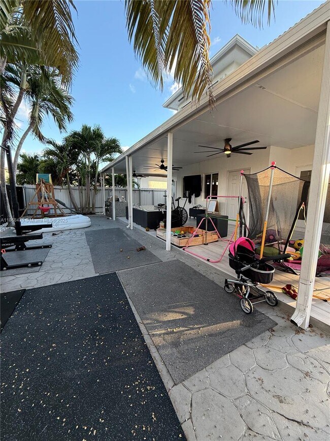 Building Photo - 2807 SW 145th Ave