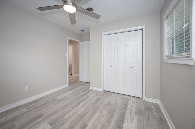 Building Photo - Charming Home in the Heart of Ocean Springs!