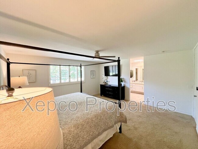 Building Photo - 76675 Sandpiper Dr
