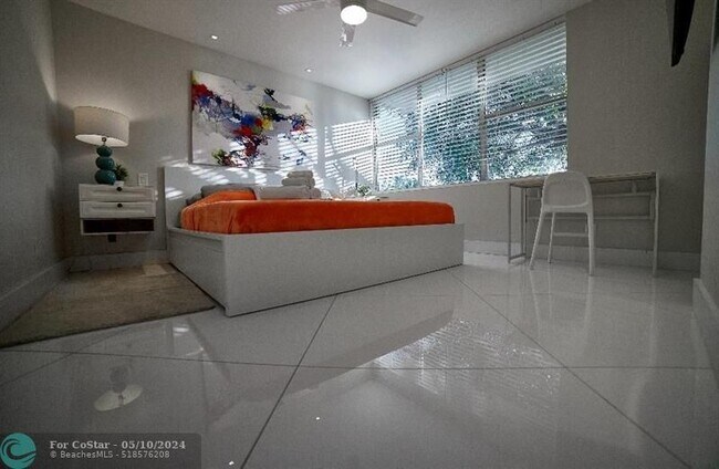 Building Photo - 327 Lancaster St