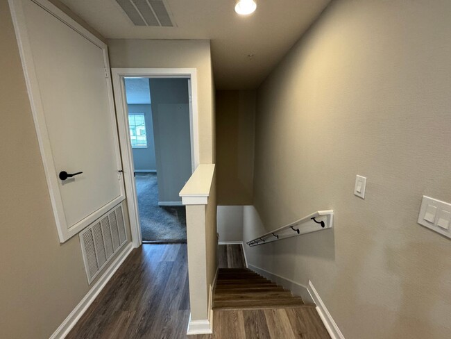 Building Photo - 3 BD/2.5 BA Home, Modern Elegance Meets Ev...