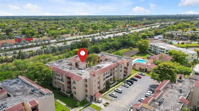 Building Photo - 10661 SW 108th Ave