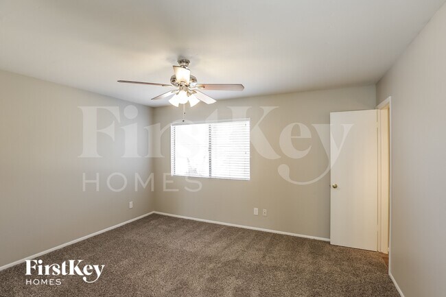 Building Photo - 4216 W Royal Palm Rd