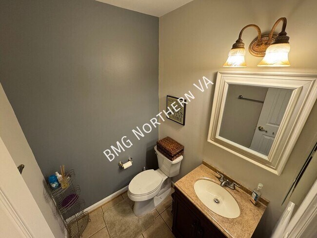 Building Photo - 46119 Geneva Terrace