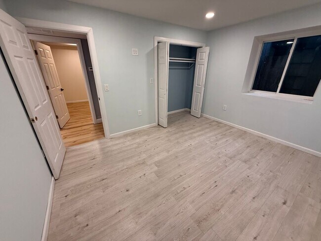 Building Photo - 139 Evergreen Ave