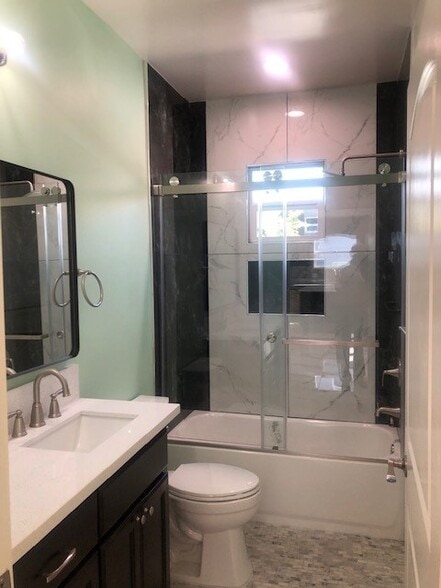 Building Photo - 1022 Morada Pl