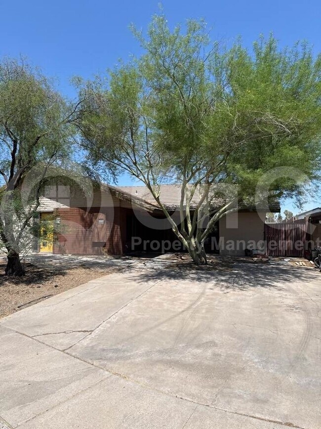Primary Photo - 3907 S Farmer Ave