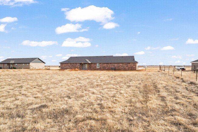 Building Photo - Country Living In Idalou ISD!