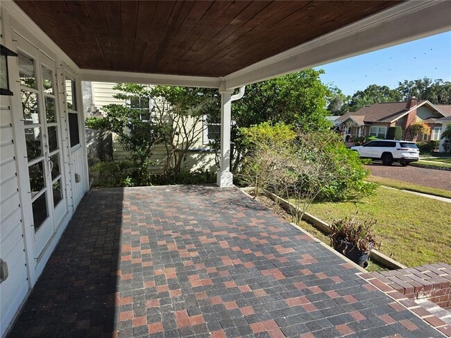 Building Photo - 775 20th Ave N