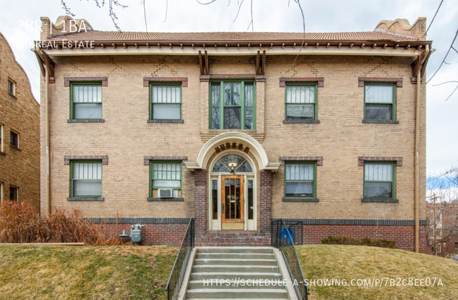 Building Photo - 975 N Washington St