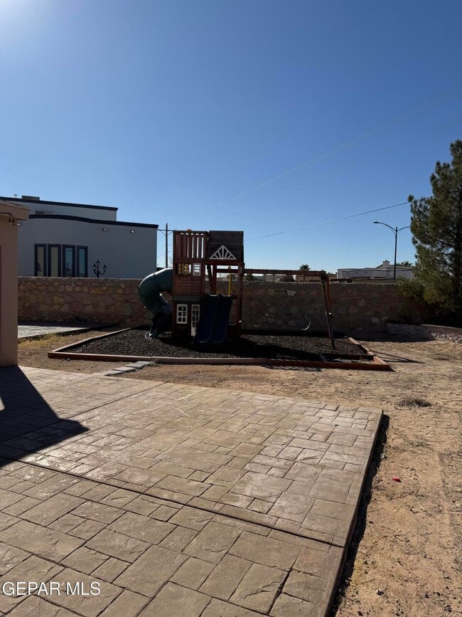 Building Photo - 3045 Woodhead