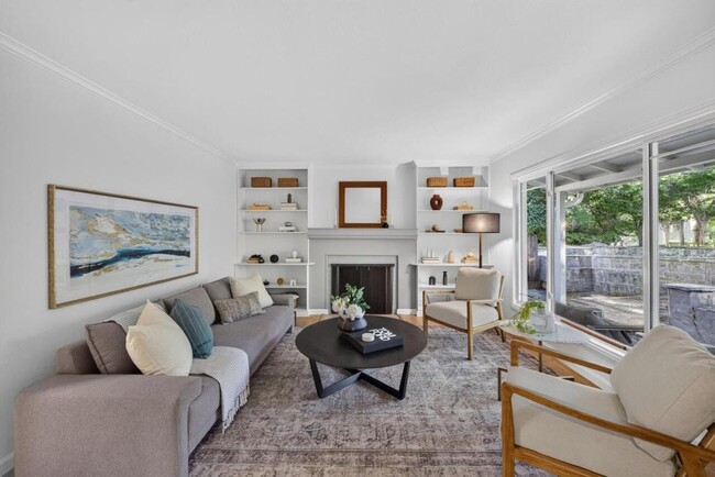 Building Photo - 333 Madrone St