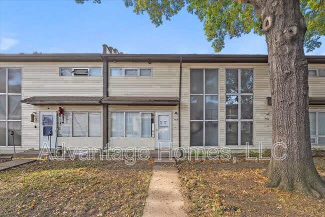 Building Photo - 914 N 70th St