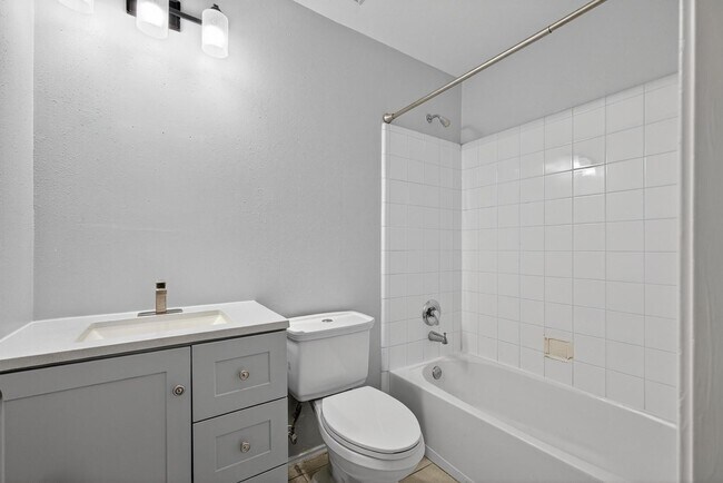 Building Photo - 2202 Laurel Branch Way