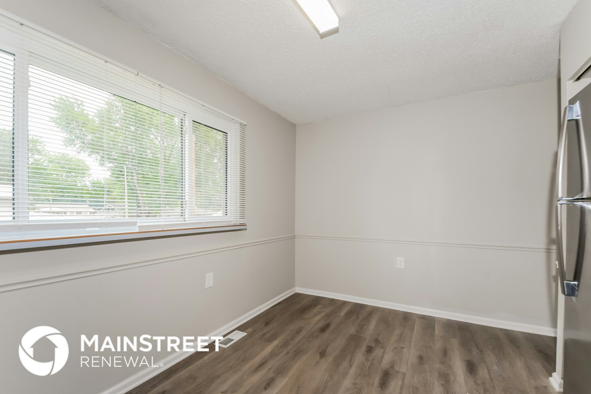 Building Photo - 2868 Essex St