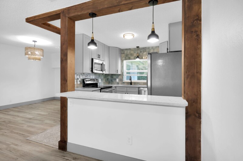 Building Photo - 1374 Murray Dr