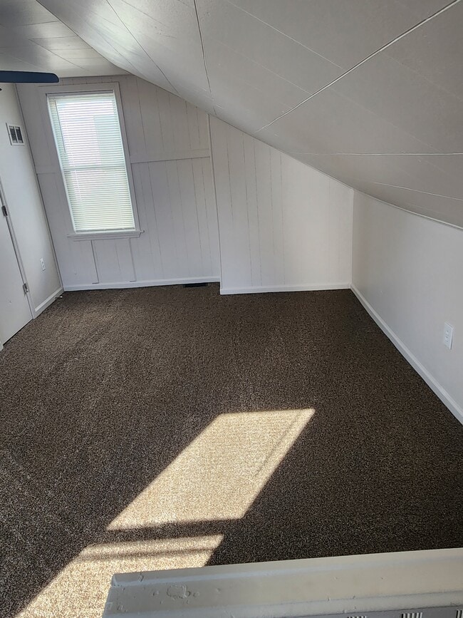 3rd Floor Bedroom - 655 Margaret St