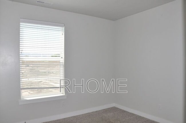 Building Photo - 4076 W 1530 N EE-301