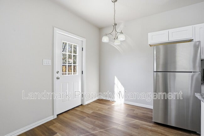 Building Photo - 303 Eastland St