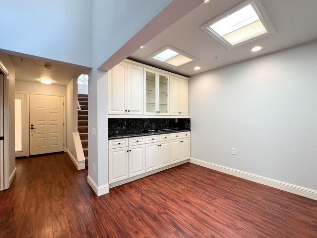 Building Photo - 39 Fountain Grove Cir