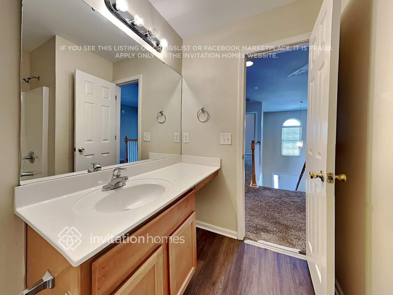 Building Photo - 8422 Oak Dr