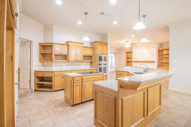 Building Photo - 5402 158th St