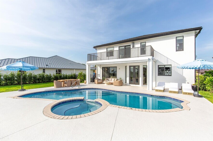 Building Photo - 15930 Canosa Ct