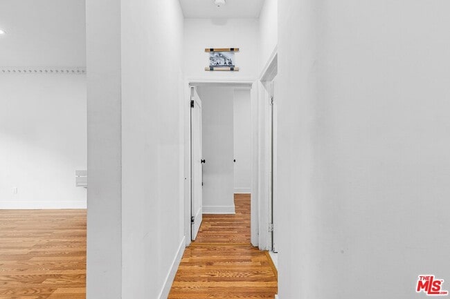 Building Photo - 246 Columbia Pl