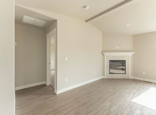 Building Photo - New Construction Three Bedroom Two Bath Be...