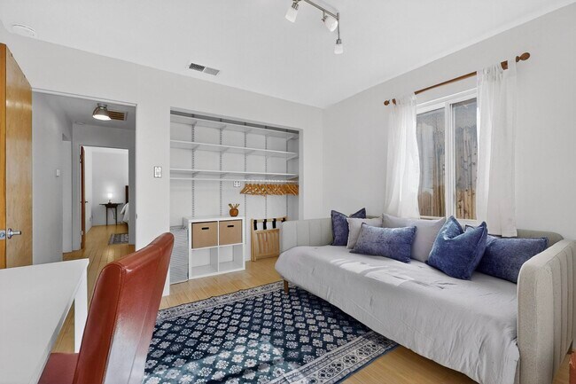 Building Photo - 1640 Stanford Dr NE