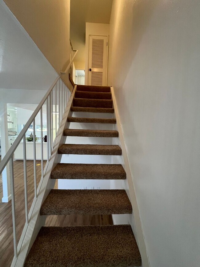 Building Photo - Charming 2-Story Condo on Greenbelt-$500 O...