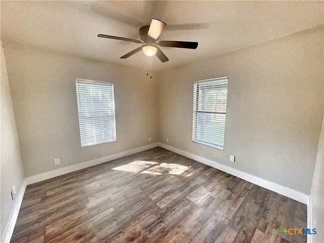 Building Photo - 159 S Hackberry Ave