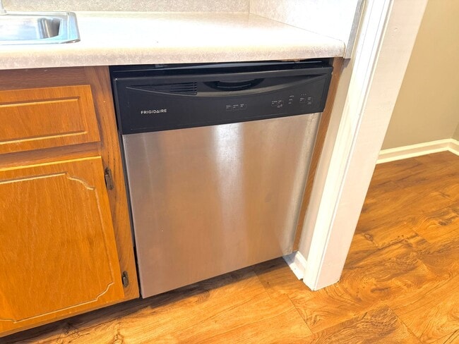 Building Photo - 3 bedroom in Oak Grove