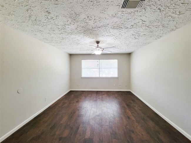 Building Photo - 9415 Beckford Dr