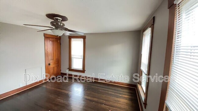 Building Photo - 118 Martz Ave