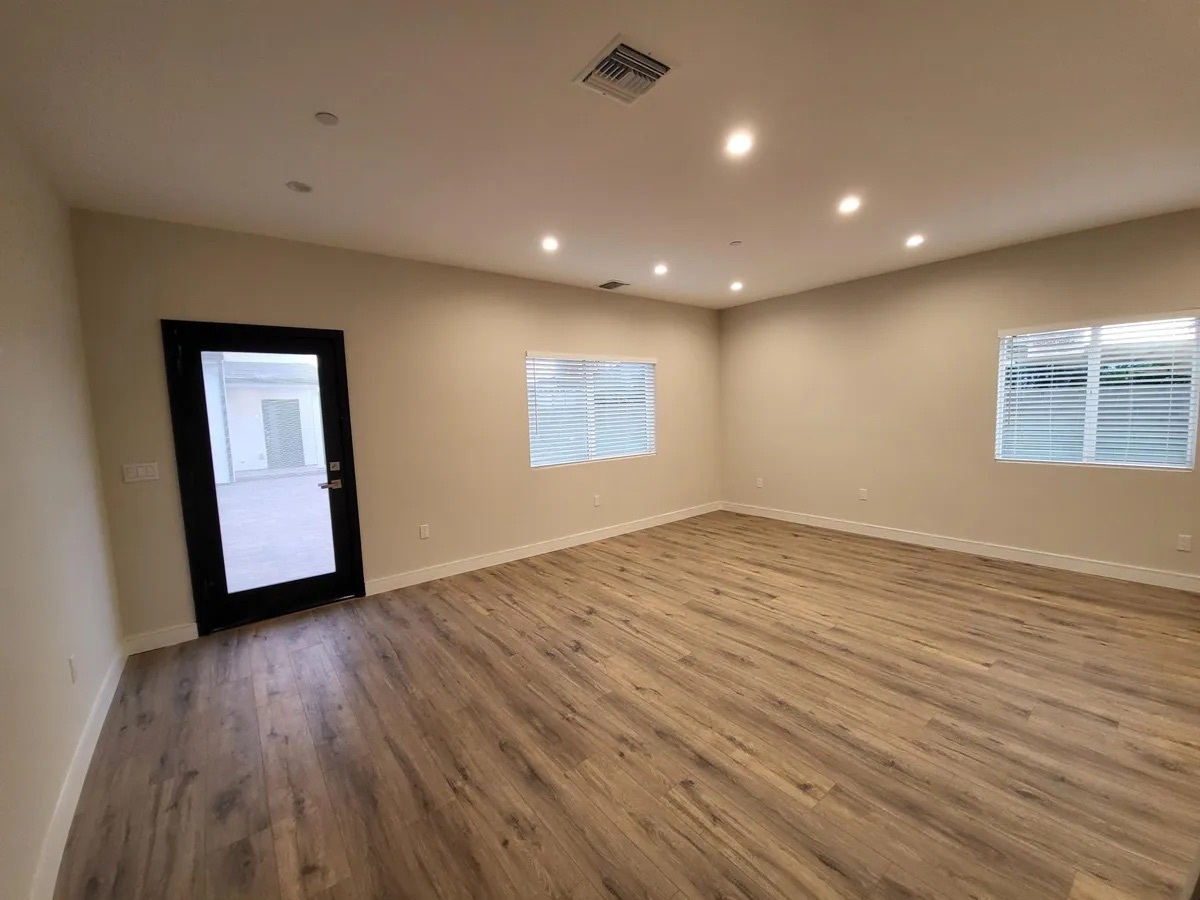 Building Photo - 10934 Nettleton St