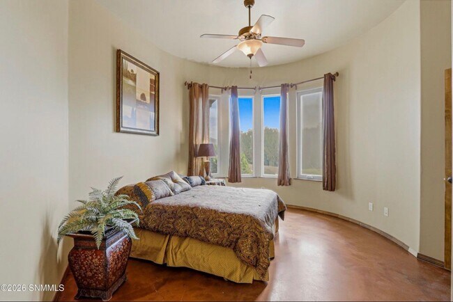 Building Photo - 810 Banna Ct