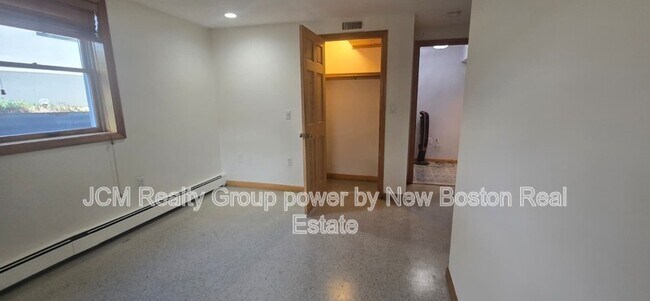 Building Photo - 120 Savage St