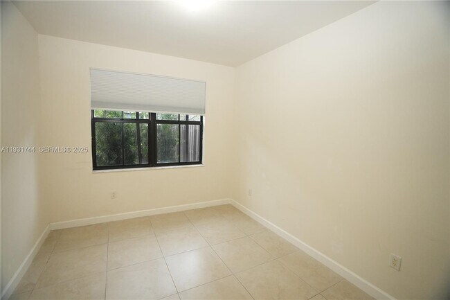 Building Photo - 10436 NW 61 Ln.