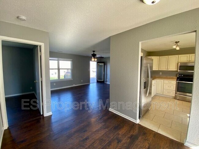 Building Photo - 4028 Dogwood Ln