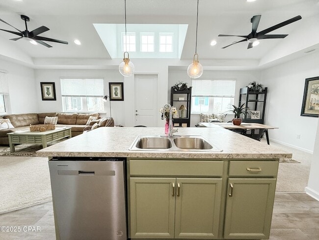 Building Photo - 8734 Sand dollar Dr