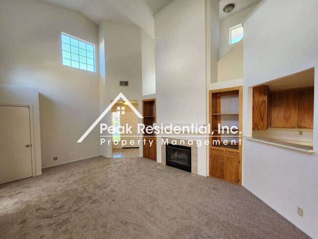 Building Photo - A Very Nice Lincoln 3bd/2ba House with 2-Car Garage